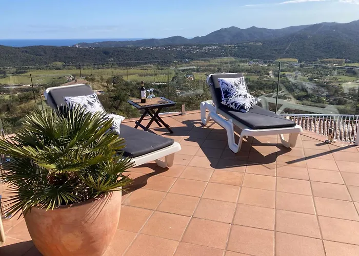 Gemuetliches Mit Pool Und Meerblick By Interhome 度假居 *